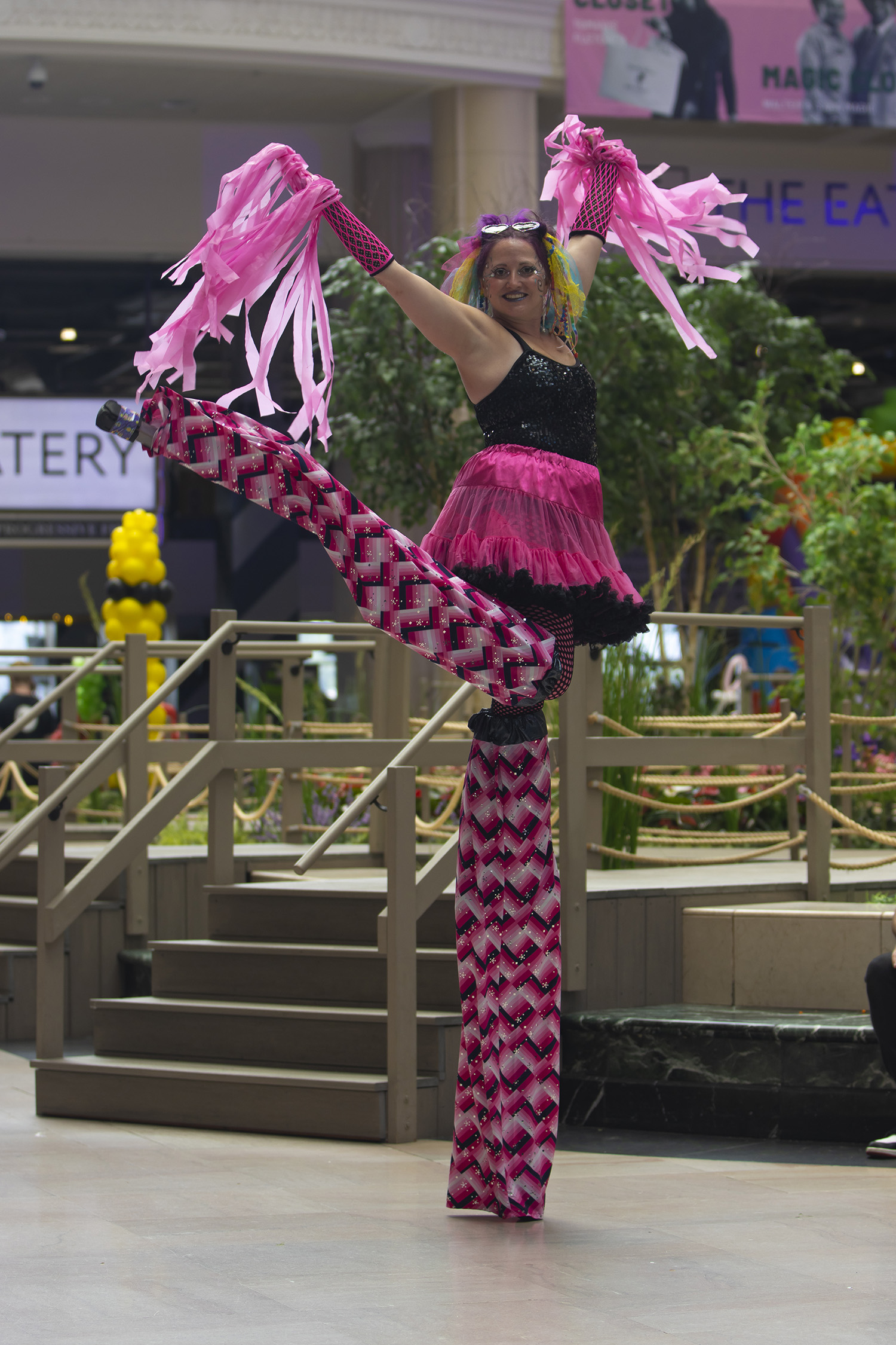 part-411-model-stilt-walaker-pink-black-costume